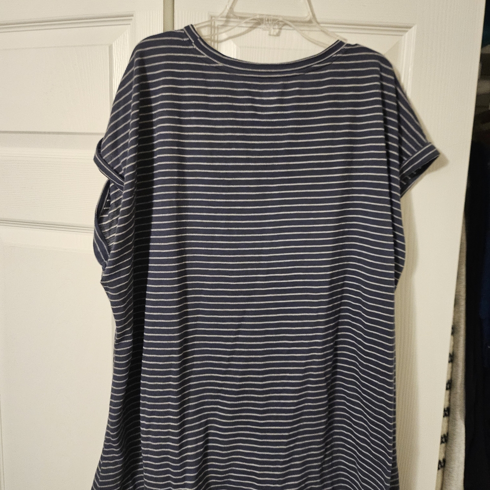 Maurices 24/7 Navy and White Striped Short Sleeve Tie Front Top Size 2X - Picture 2 of 3
